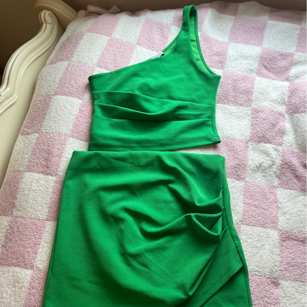 Green zara set